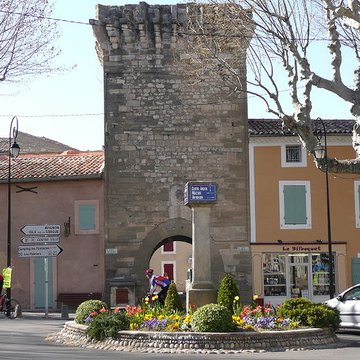 Porte Saint Gilles de Pernes-les-Fontaines