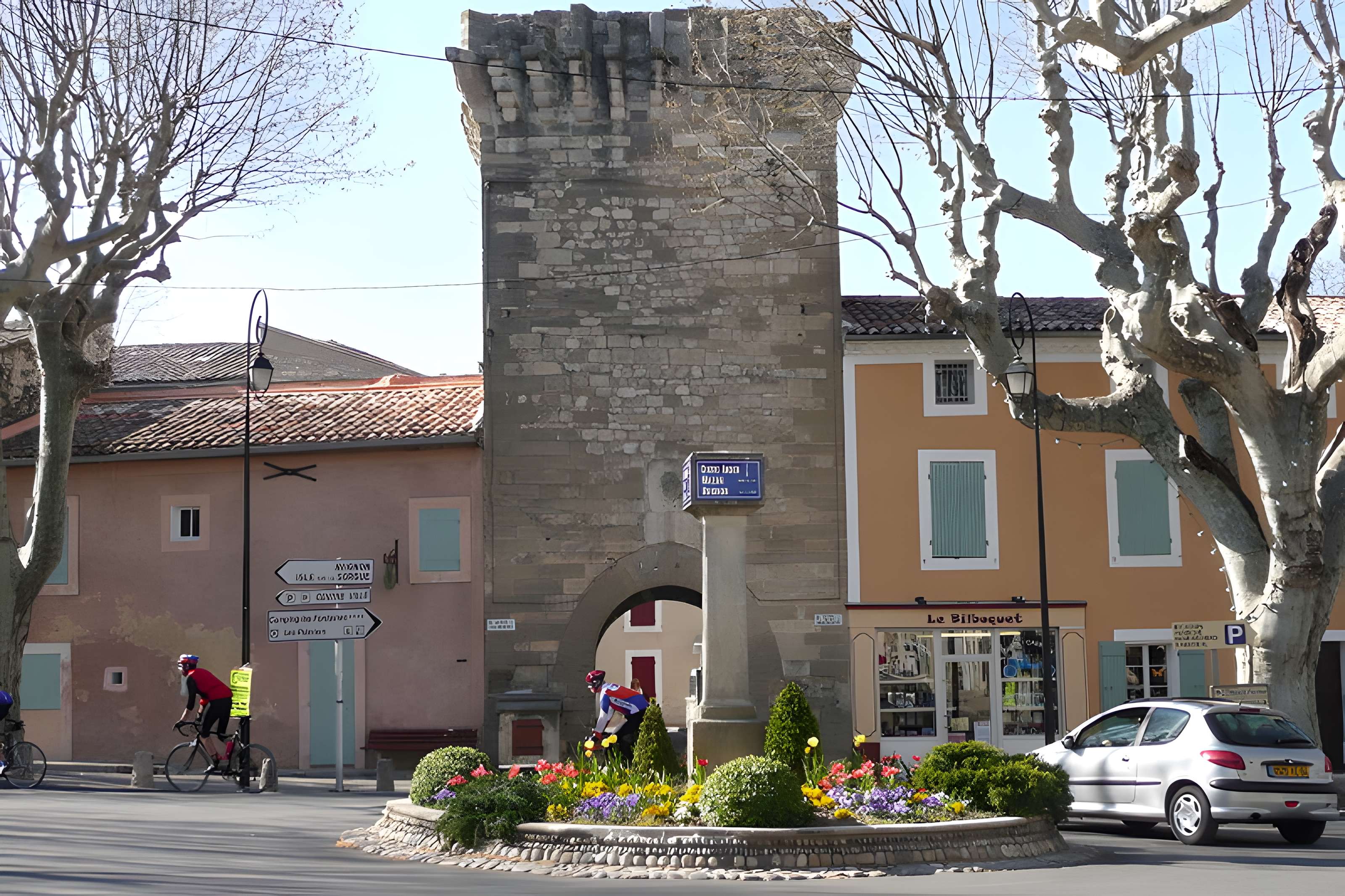 Porte Saint Gilles de Pernes-les-Fontaines