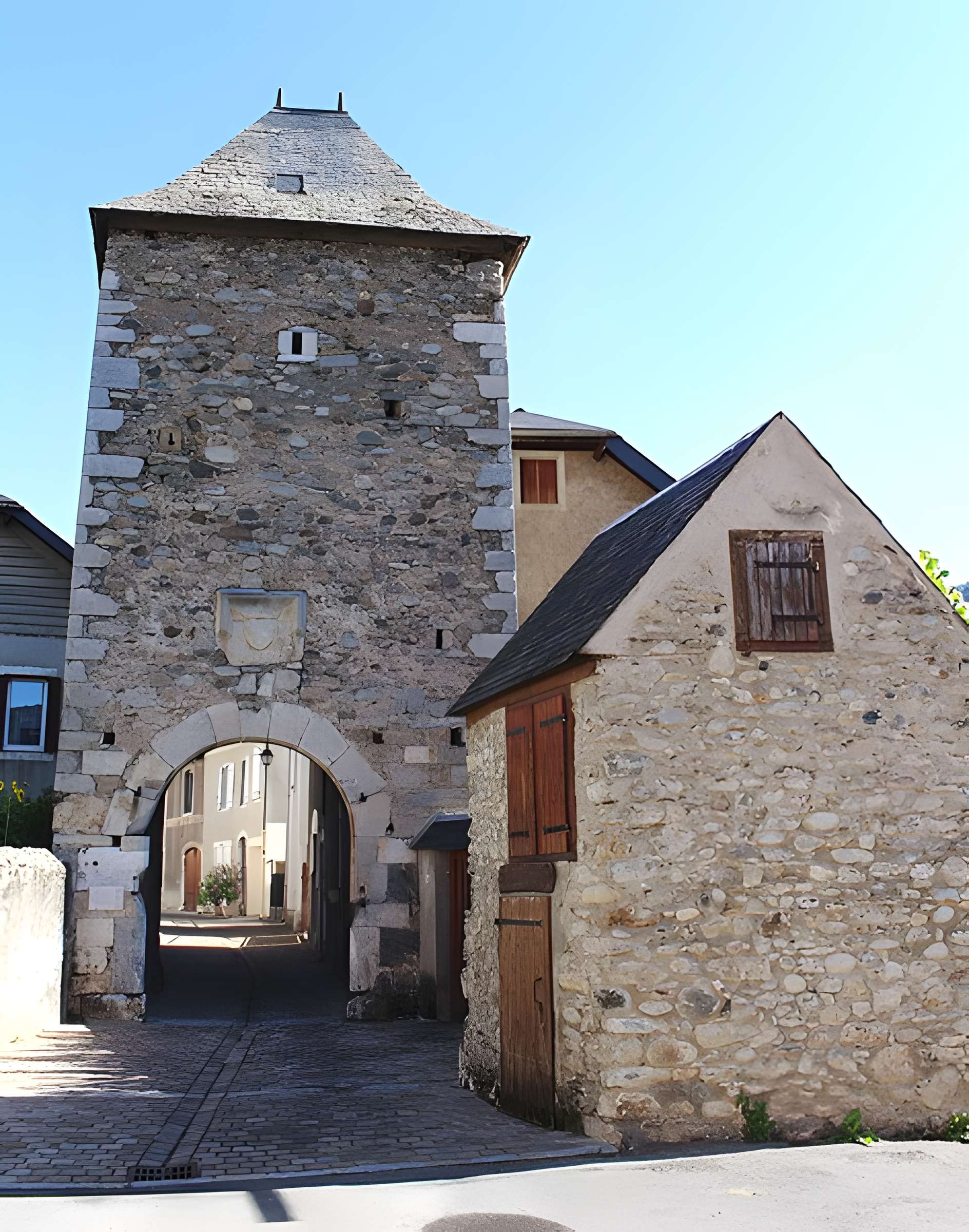 Porte Sainte-Quitterie de Sarrancolin