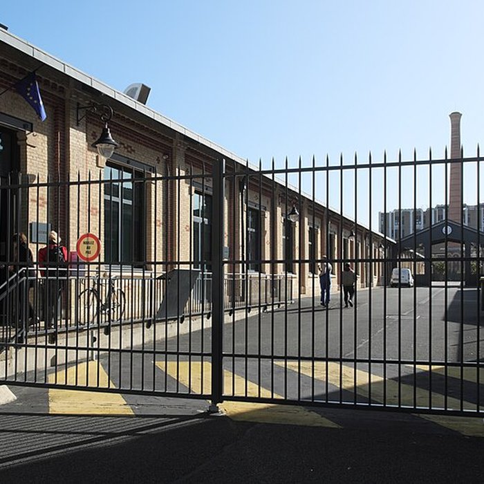 Photo de Ancienne manufacture dallumettes, actuellement siège de la Documentation française