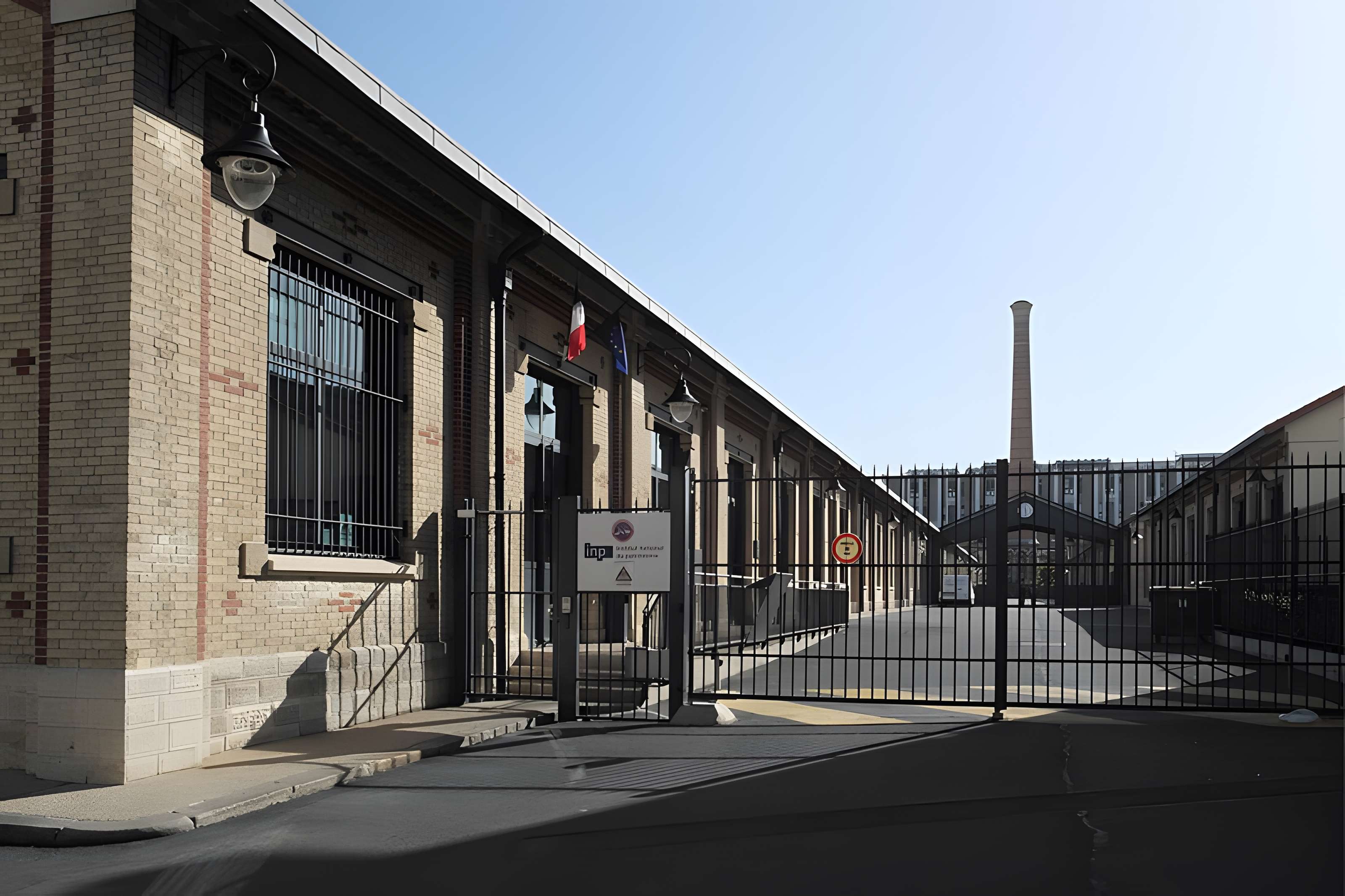 Ancienne manufacture d'allumettes, actuellement siège de la Documentation française