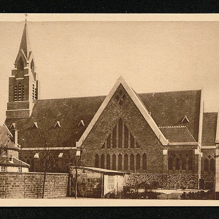 Photo de Eglise Saint-Yves-des-Quatre-Routes