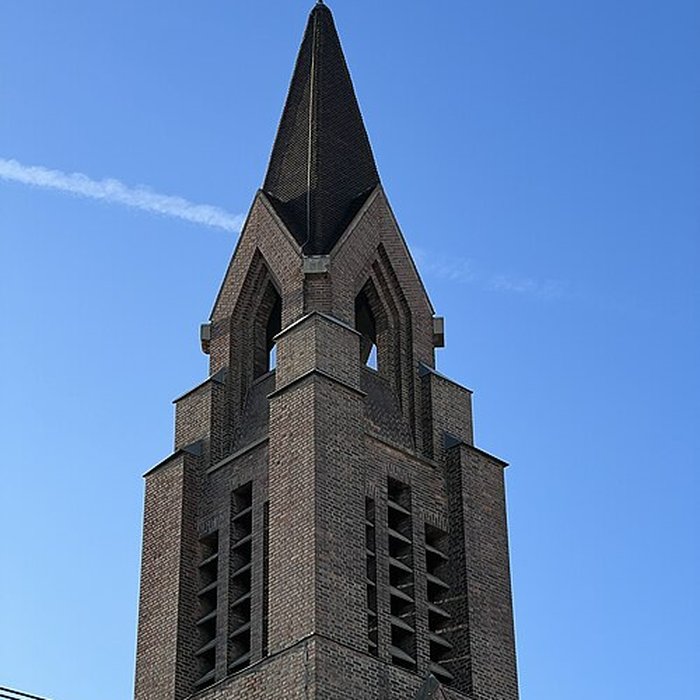Photo de Eglise Saint-Yves-des-Quatre-Routes