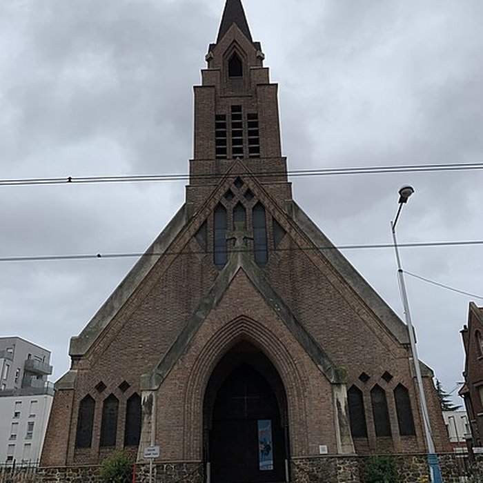 Photo de Eglise Saint-Yves-des-Quatre-Routes