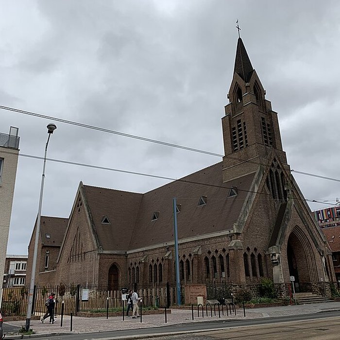 Photo de Eglise Saint-Yves-des-Quatre-Routes