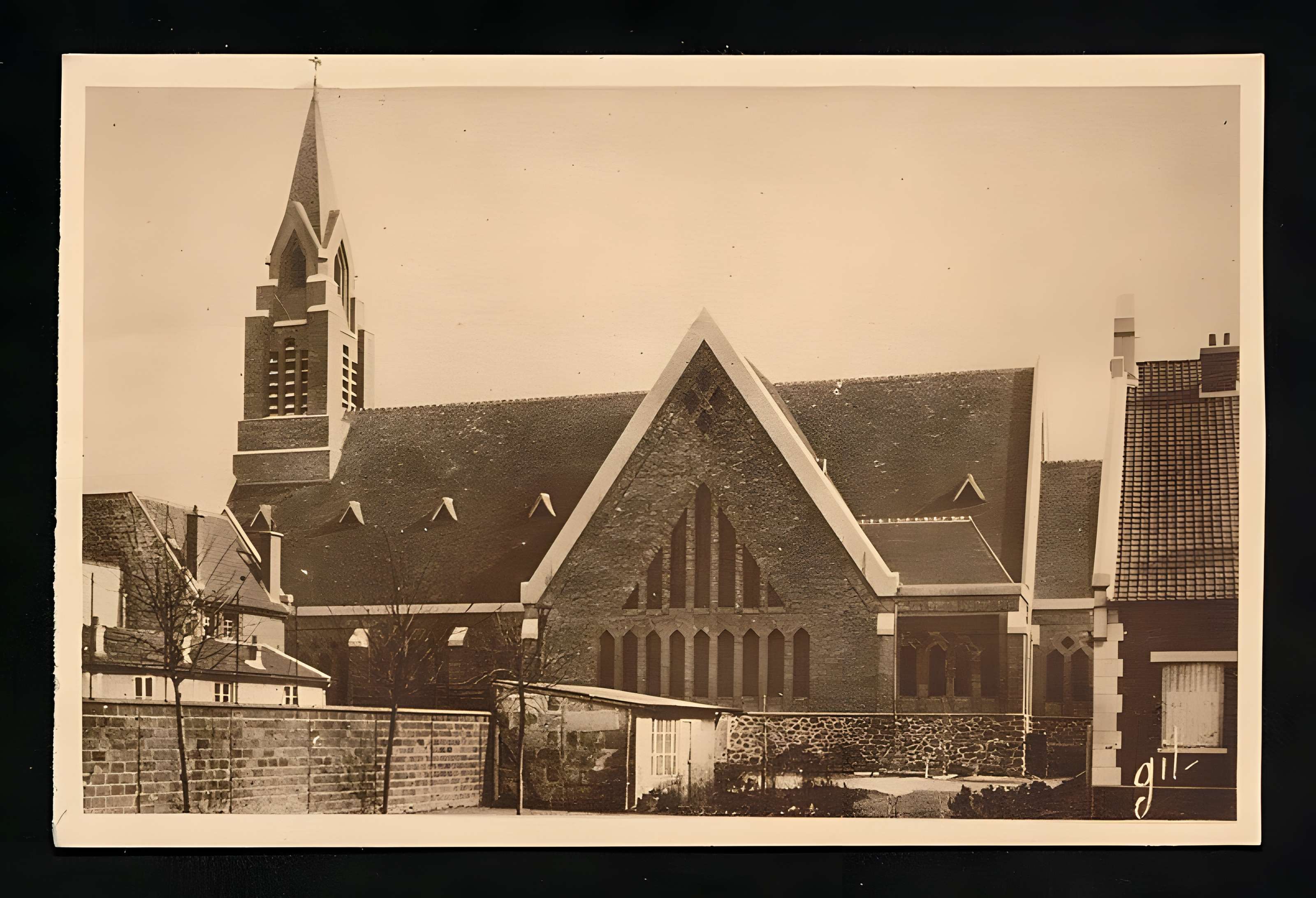 Eglise Saint-Yves-des-Quatre-Routes