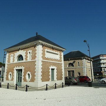Ancien parc à langlaise du duc dOrléans également sur commune des Pavillons-sous-Bois et lycée Albert Schweitzer