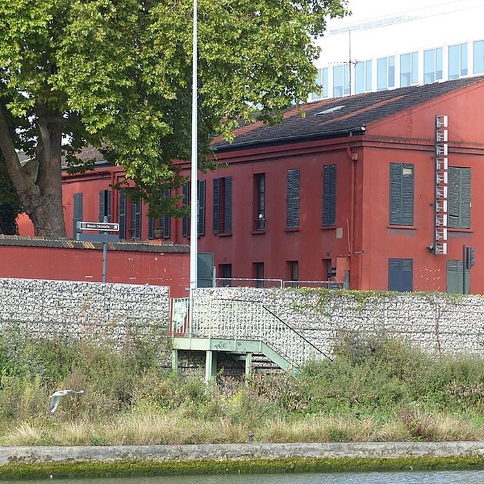 Photo de Usine de lOrfèvrerie Christofle