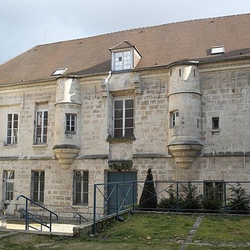 Maison des Gardes de lancien château