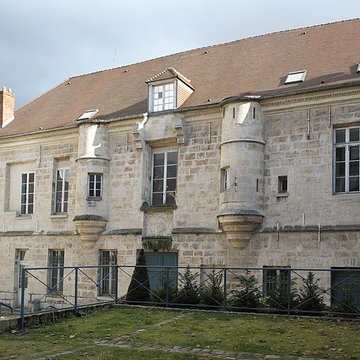 Maison des Gardes de lancien château