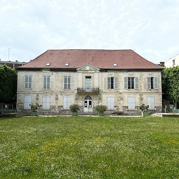 Maison des Gardes de lancien château