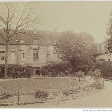 Maison des Gardes de lancien château