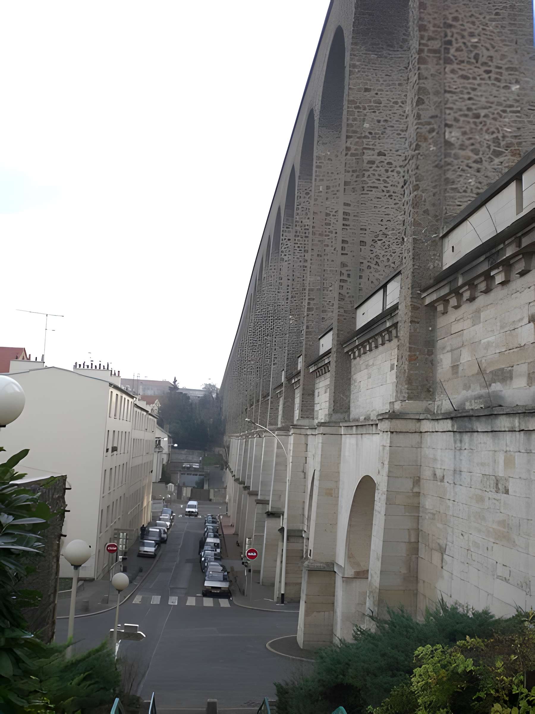 Aqueduc des Eaux de Rungis (également sur communes de Rungis, L'Hay-les-Roses, Cachan, Arcueil, Gentilly et Paris 14)