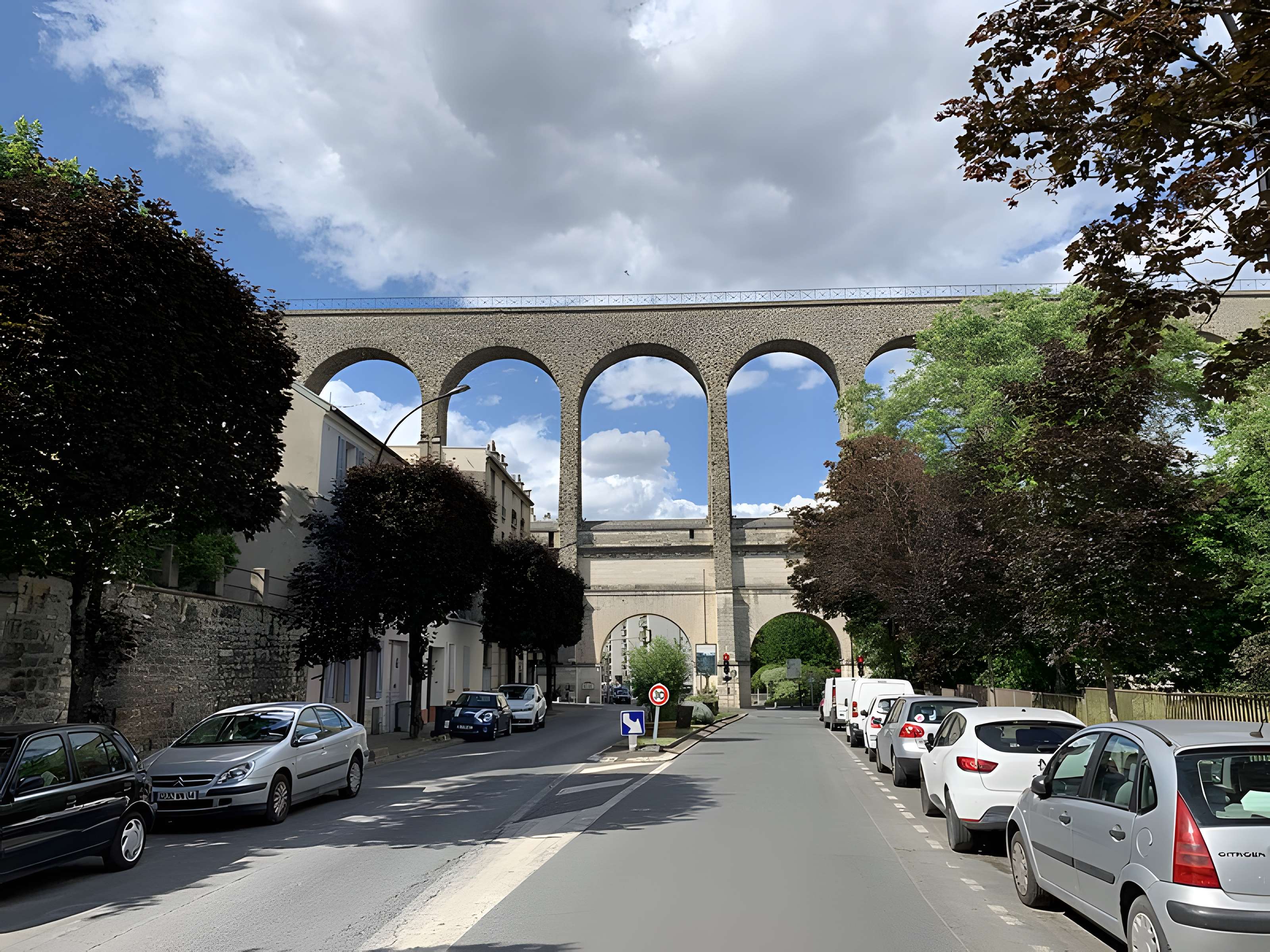 Aqueduc des Eaux de Rungis (également sur communes de Rungis, L'Hay-les-Roses, Cachan, Arcueil, Gentilly et Paris 14)
