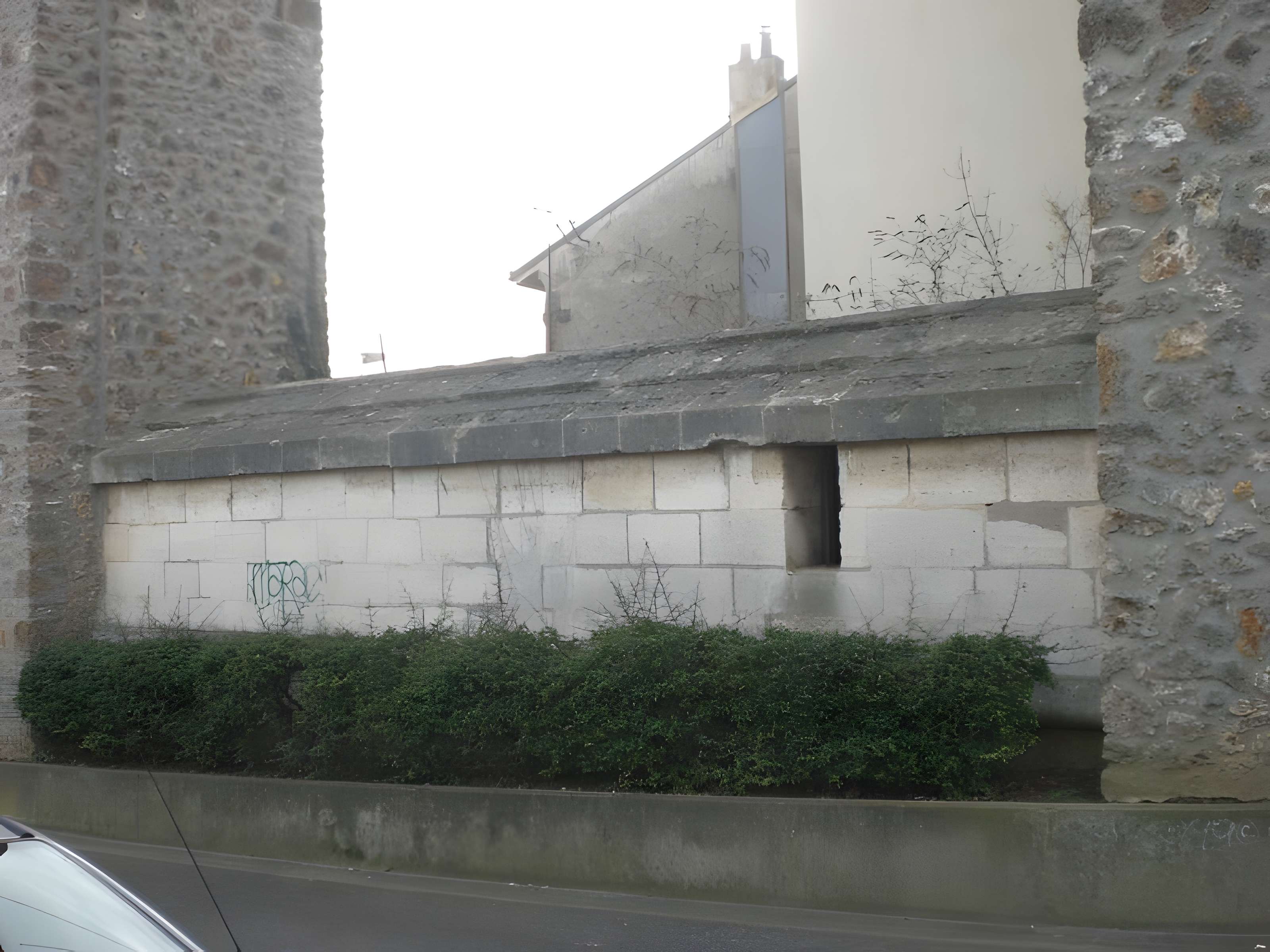 Aqueduc des Eaux de Rungis (également sur communes de Rungis, Fresnes, L'Hay-les-Roses, Cachan, Arcueil et Paris 14)