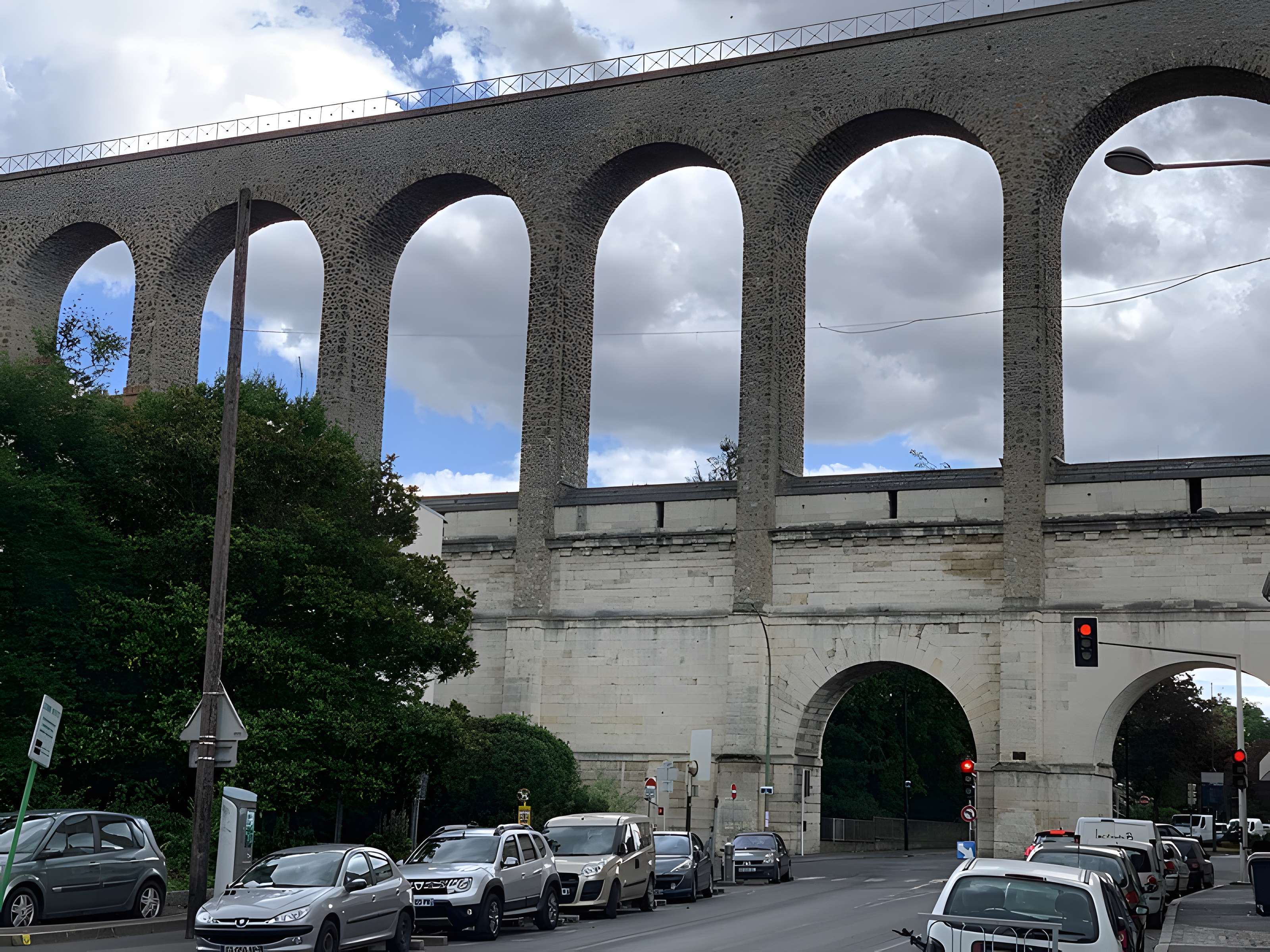 Aqueduc des Eaux de Rungis (également sur communes de Rungis, Fresnes, L'Hay-les-Roses, Cachan, Arcueil et Paris 14)