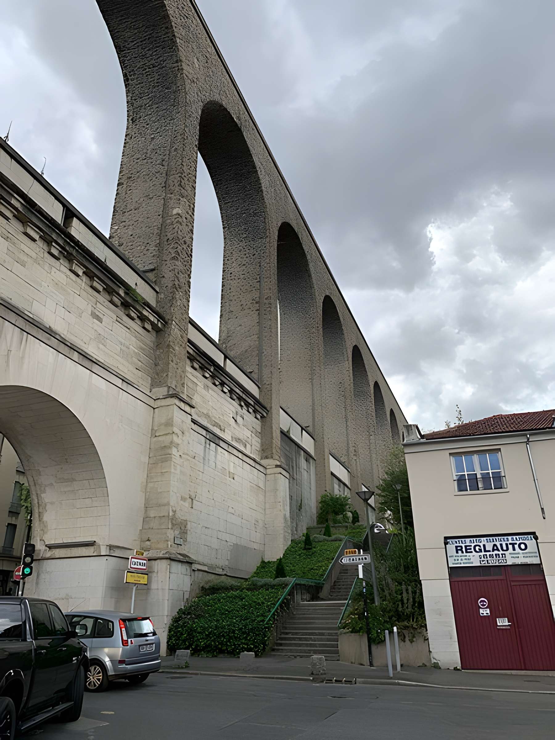 Aqueduc des Eaux de Rungis (également sur communes de Rungis, Fresnes, L'Hay-les-Roses, Cachan, Arcueil et Paris 14)