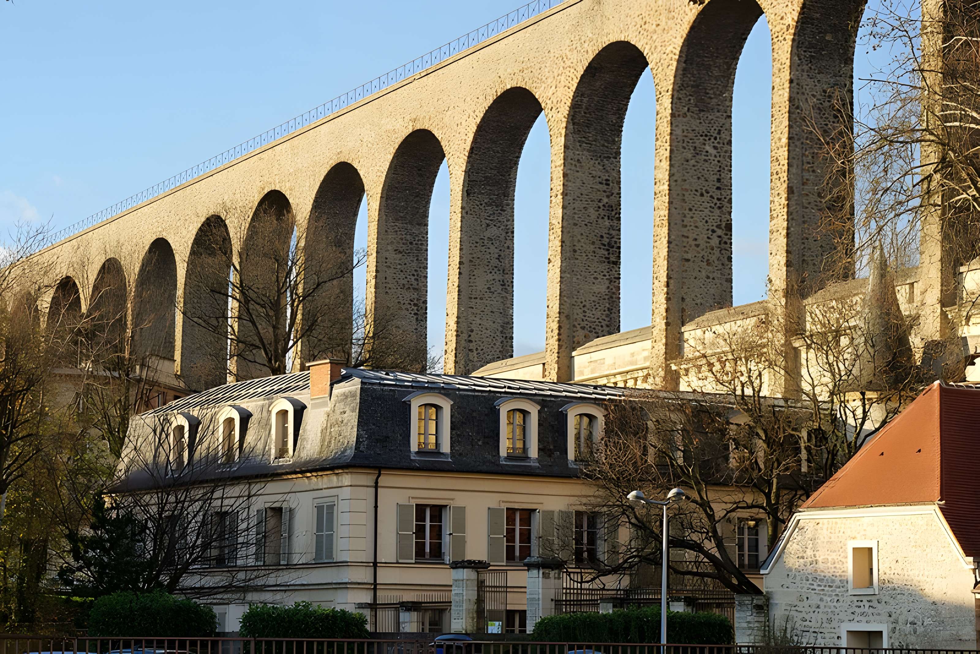 Aqueduc des Eaux de Rungis (également sur communes de Rungis, Fresnes, L'Hay-les-Roses, Cachan, Arcueil et Paris 14)