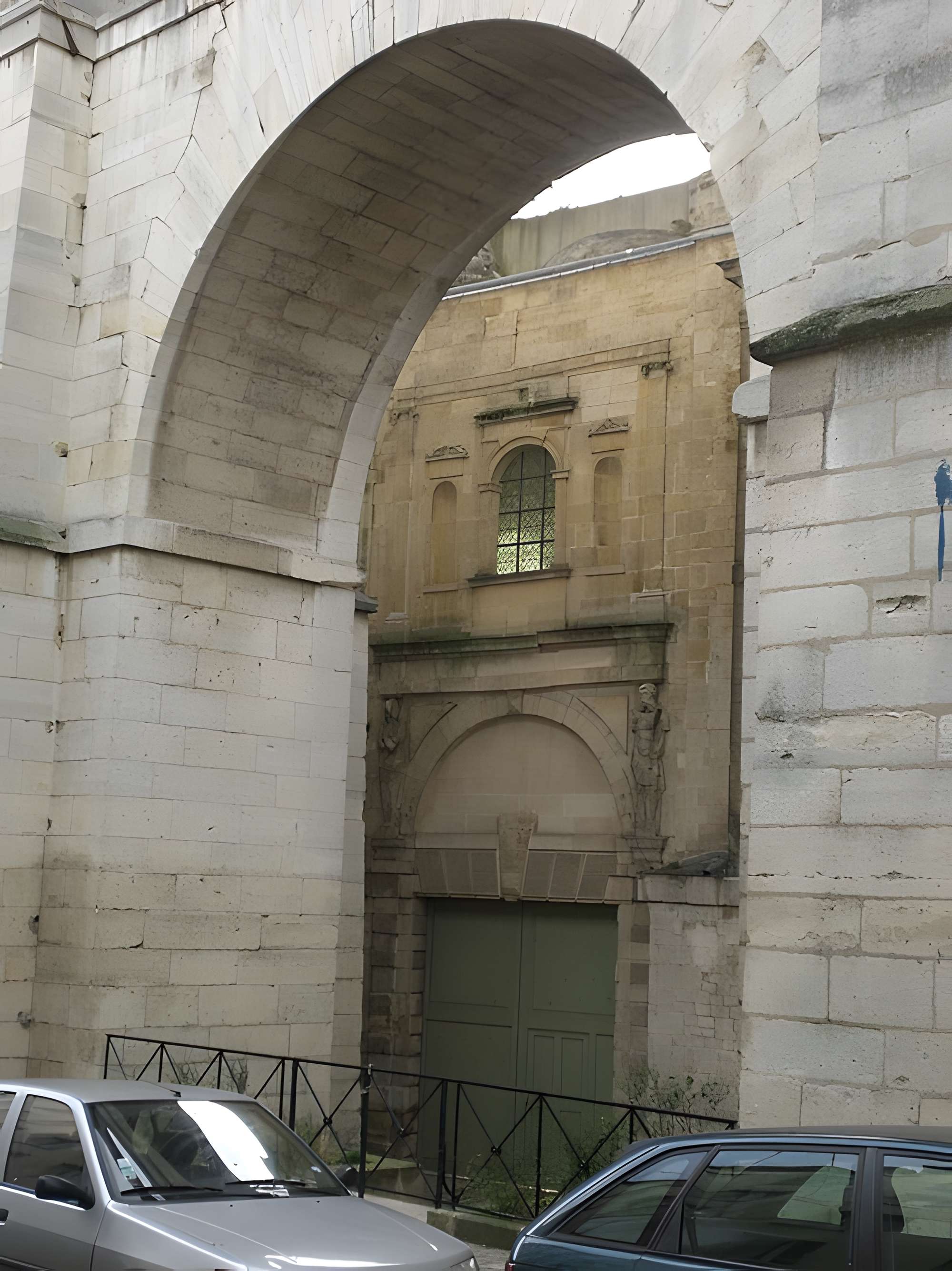 Aqueduc des Eaux de Rungis (également sur communes de Rungis, Fresnes, L'Hay-les-Roses, Cachan, Arcueil et Paris 14)