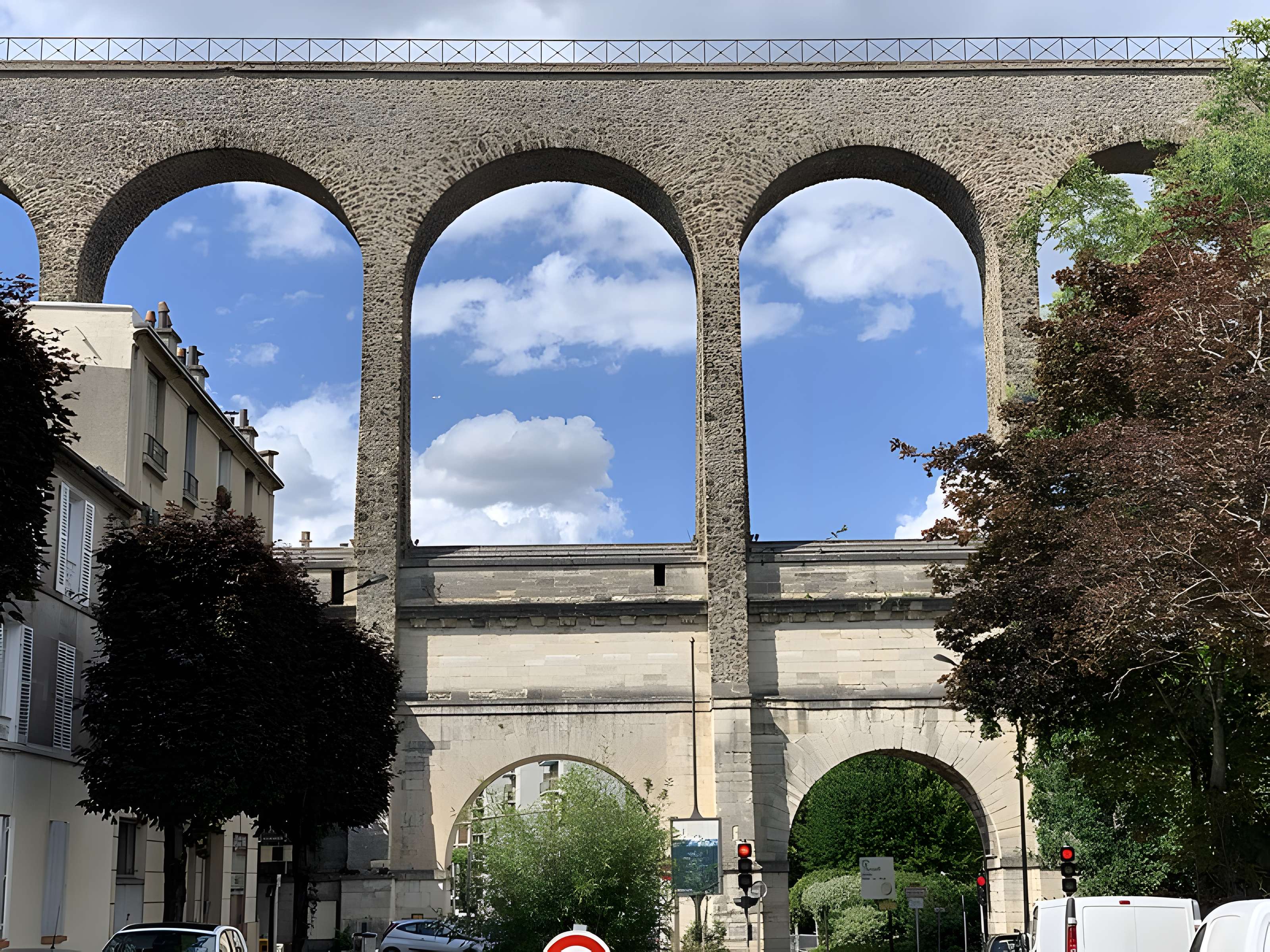Aqueduc des Eaux de Rungis (également sur communes de Rungis, Fresnes, Cachan, Arcueil, Gentilly et Paris 14)