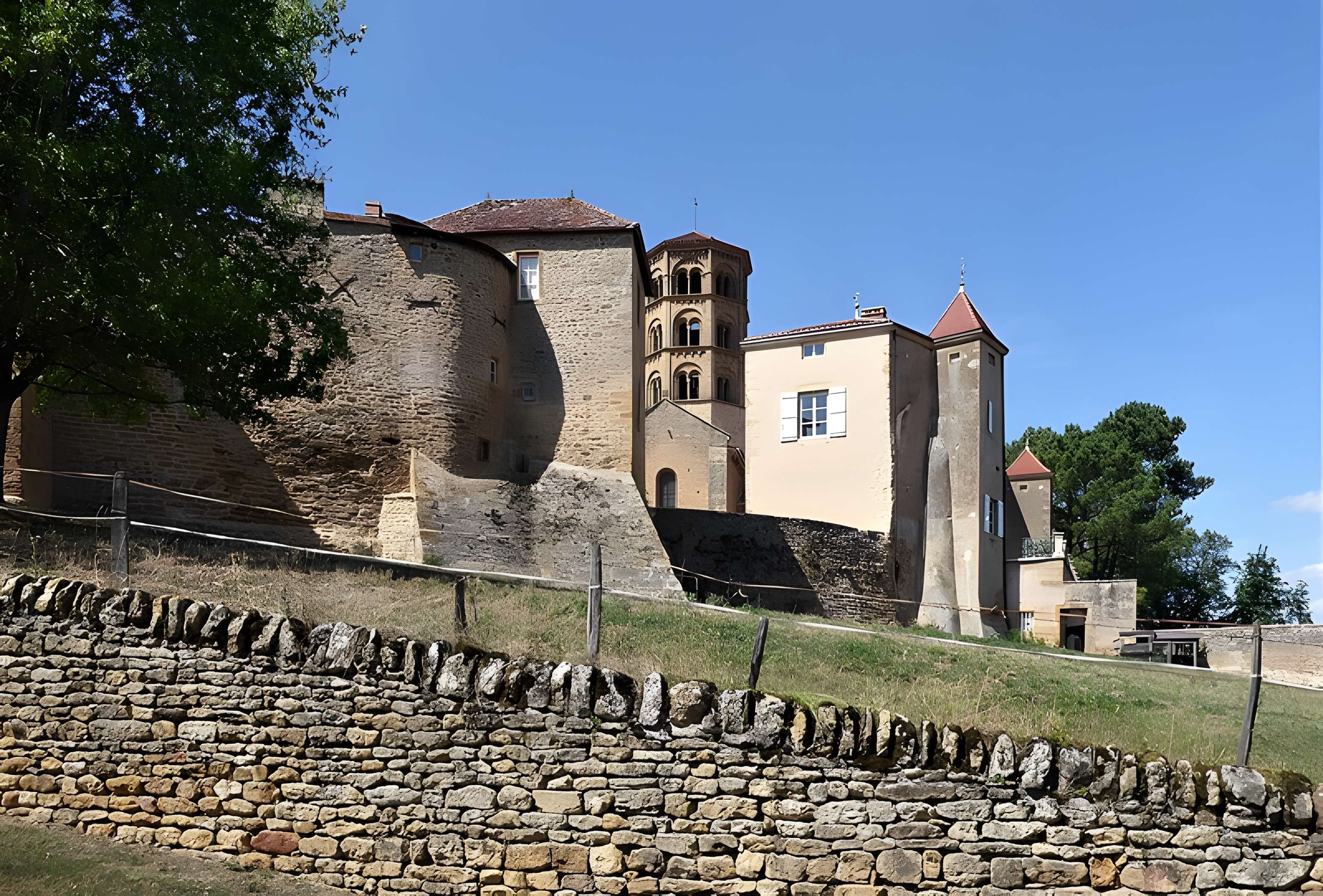 Prieuré d'Anzy-le-Duc