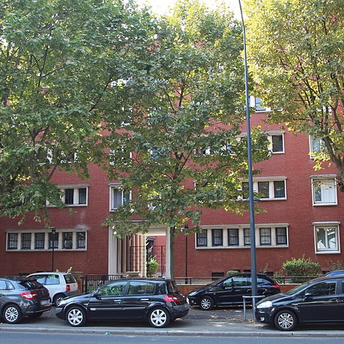 Photo de Cité dHabitations à Bon Marché du Square Dufourmantelle, délimitée par la rue Jean-Jaurès, la rue de Rome, lavenue de la Liberté et le square Gabriel-Fauré