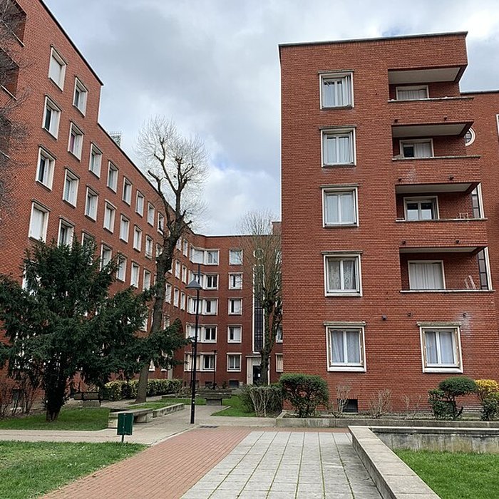 Photo de Cité dHabitations à Bon Marché du Square Dufourmantelle, délimitée par la rue Jean-Jaurès, la rue de Rome, lavenue de la Liberté et le square Gabriel-Fauré