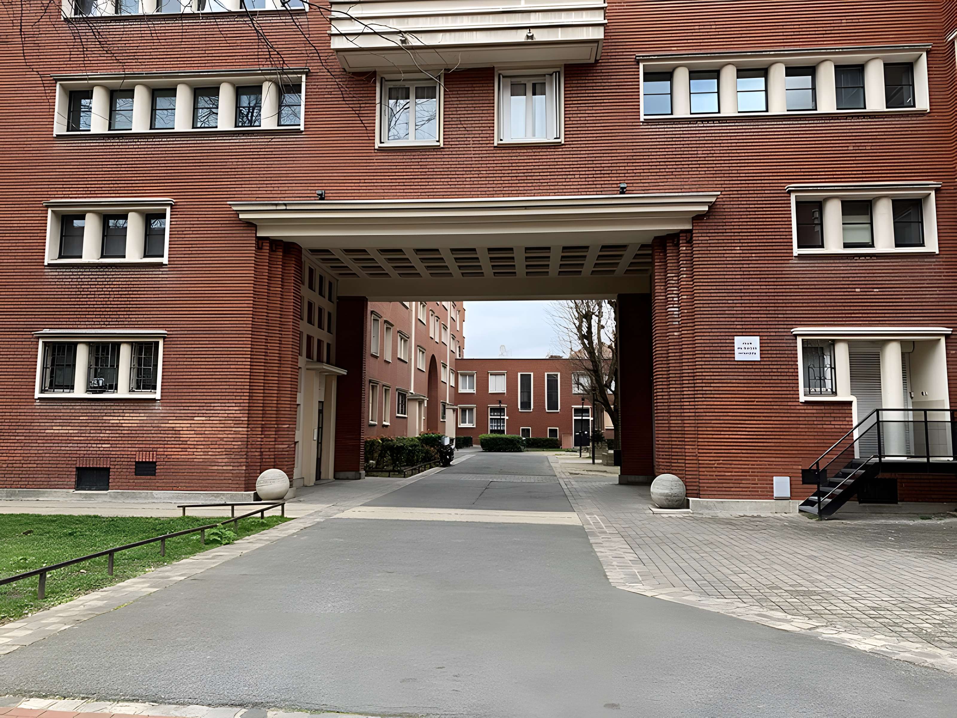 Cité d'Habitations à Bon Marché du Square Dufourmantelle, délimitée par la rue Jean-Jaurès, la rue de Rome, l'avenue de la Liberté et le square Gabriel-Fauré