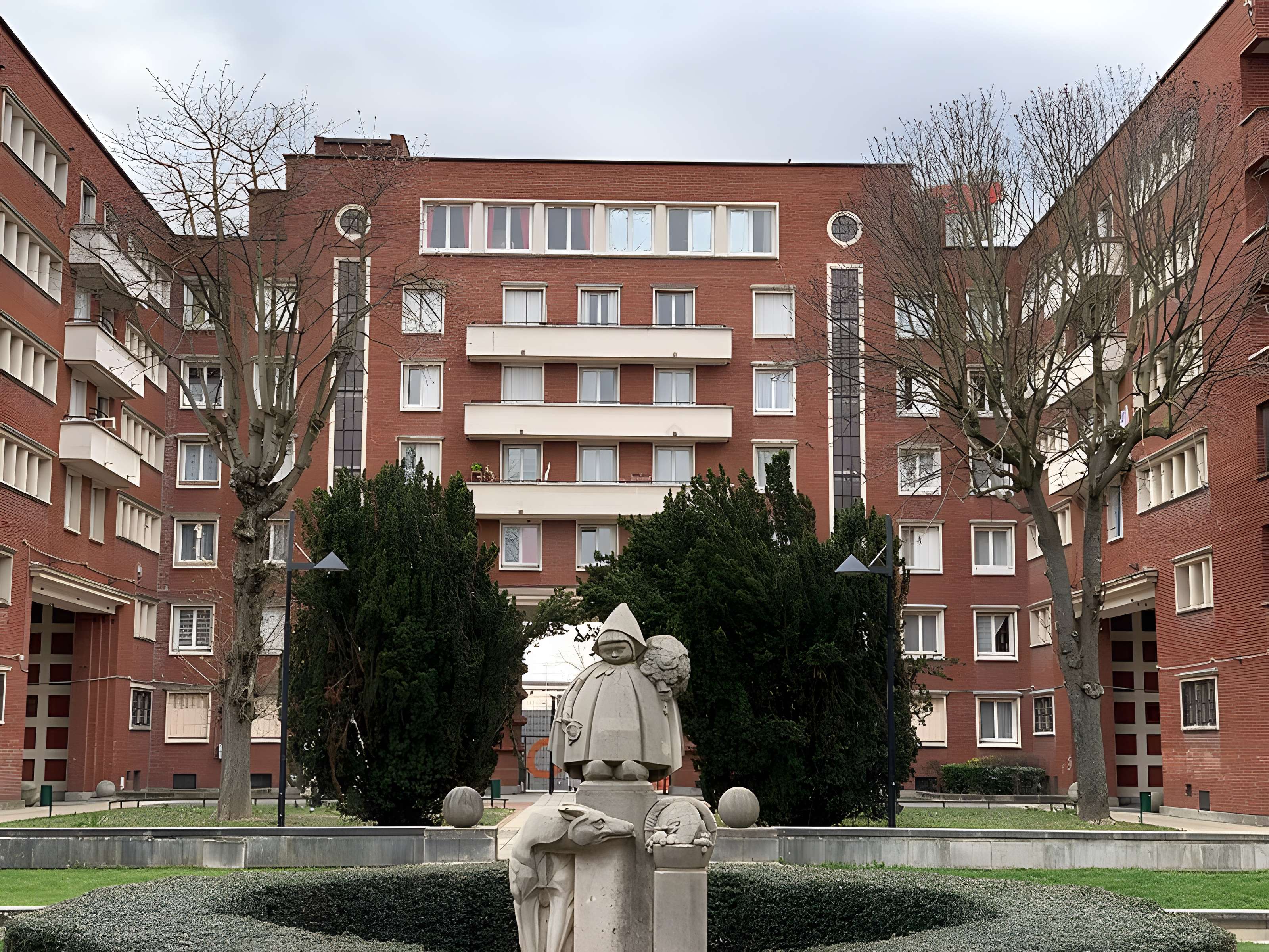 Cité d'Habitations à Bon Marché du Square Dufourmantelle, délimitée par la rue Jean-Jaurès, la rue de Rome, l'avenue de la Liberté et le square Gabriel-Fauré
