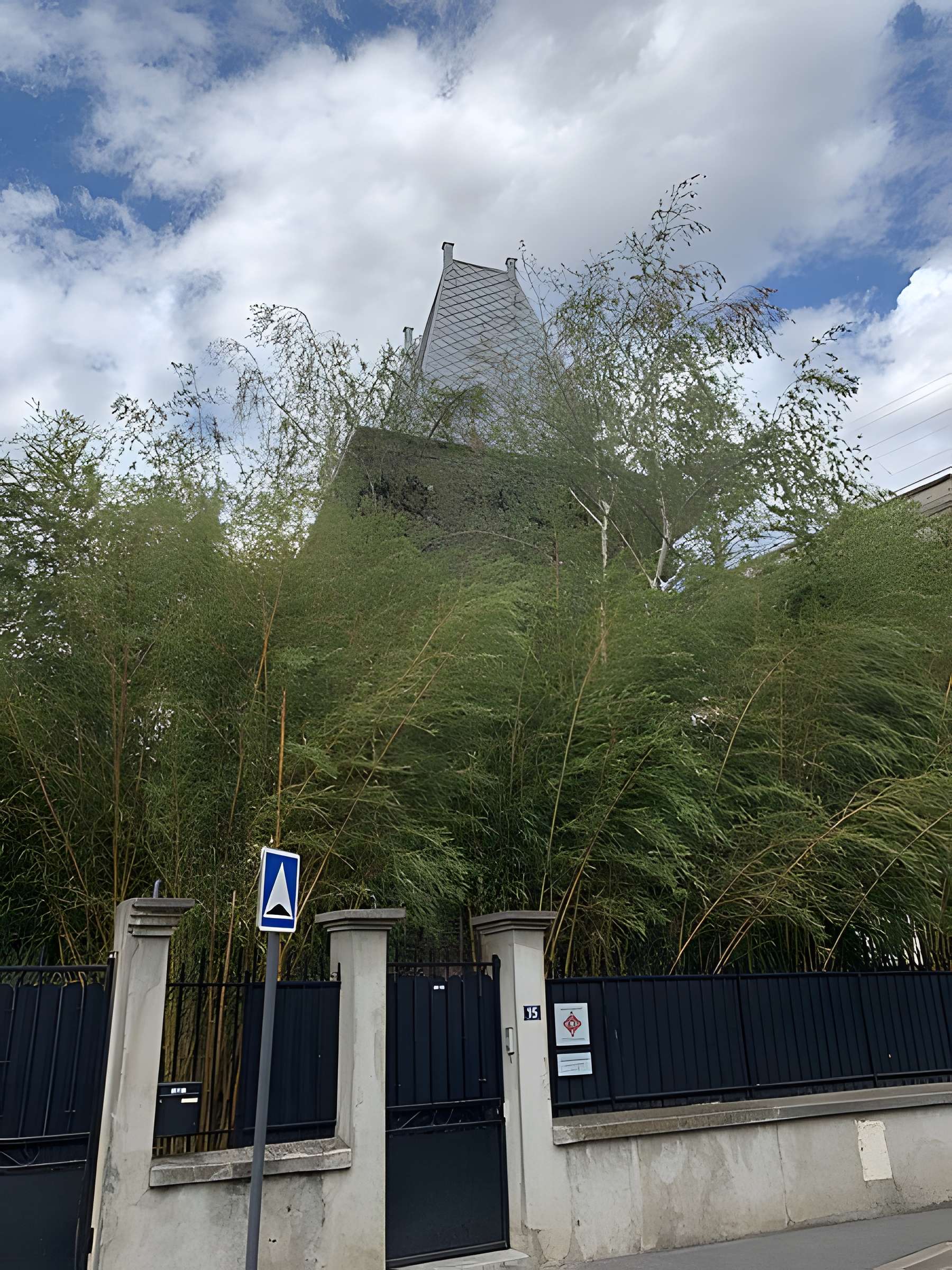 Vestige du pavillon de la Russie présenté à l'Exposition Universelle de 1878