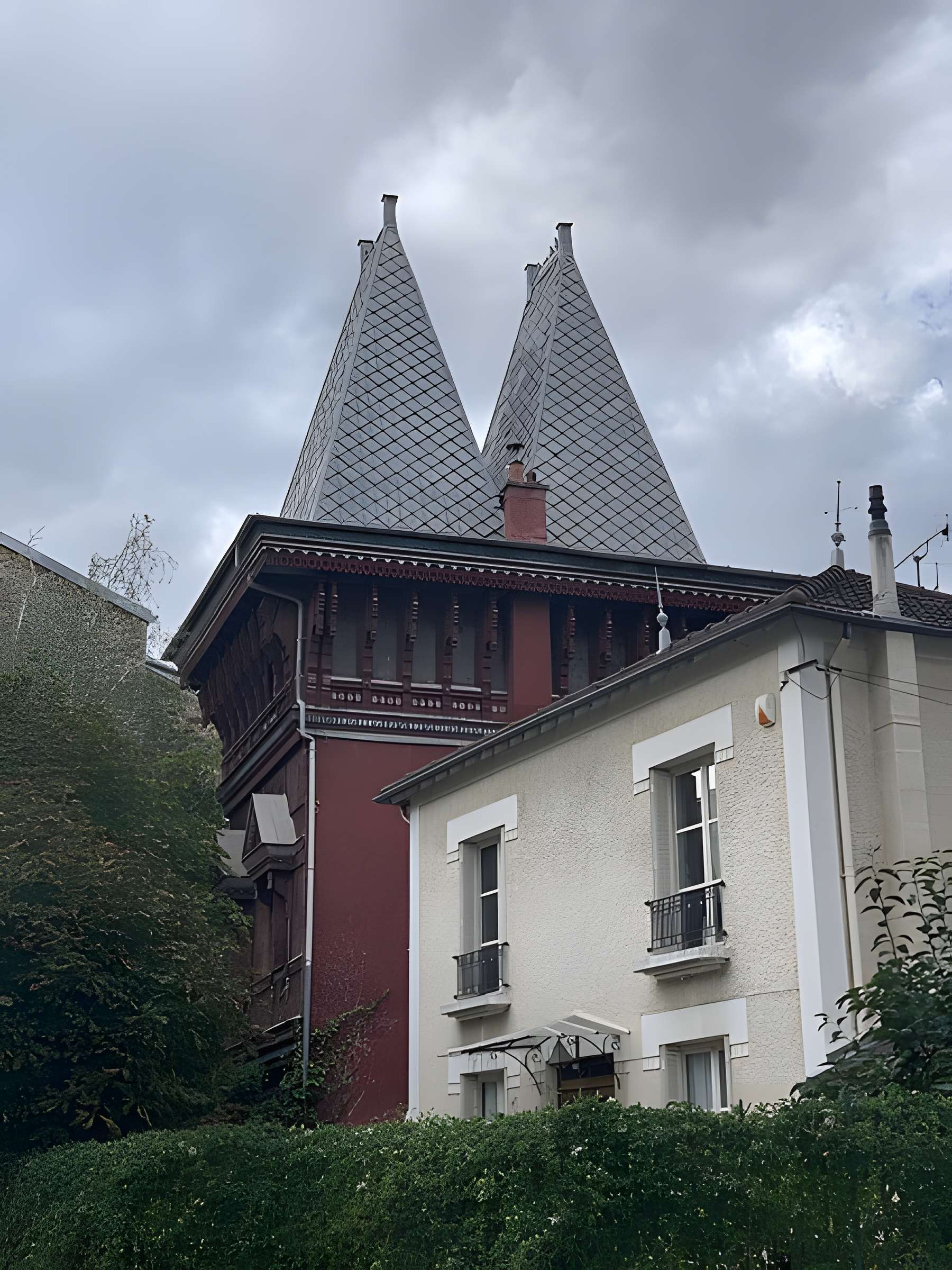 Vestige du pavillon de la Russie présenté à l'Exposition Universelle de 1878