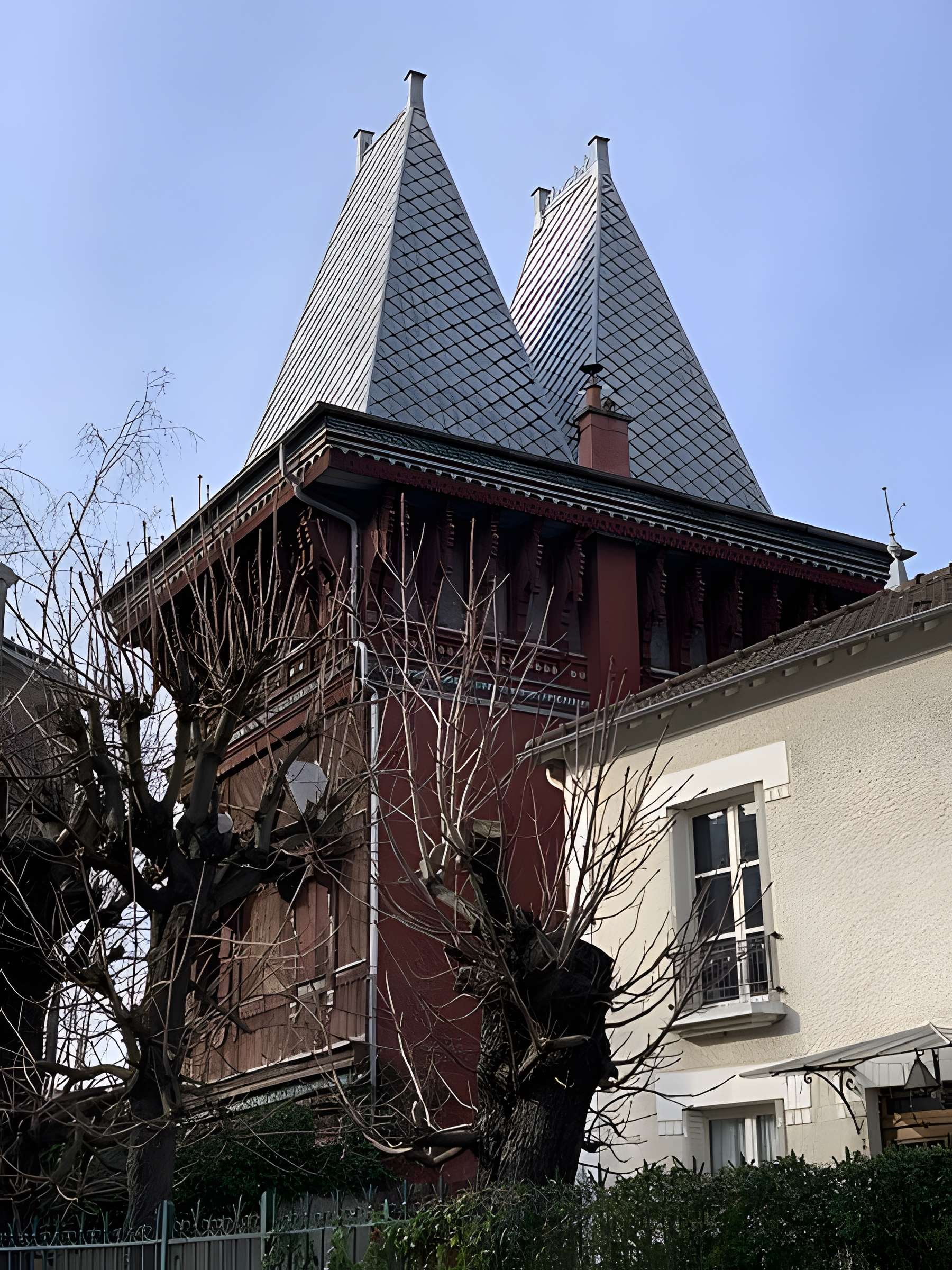 Vestige du pavillon de la Russie présenté à l'Exposition Universelle de 1878