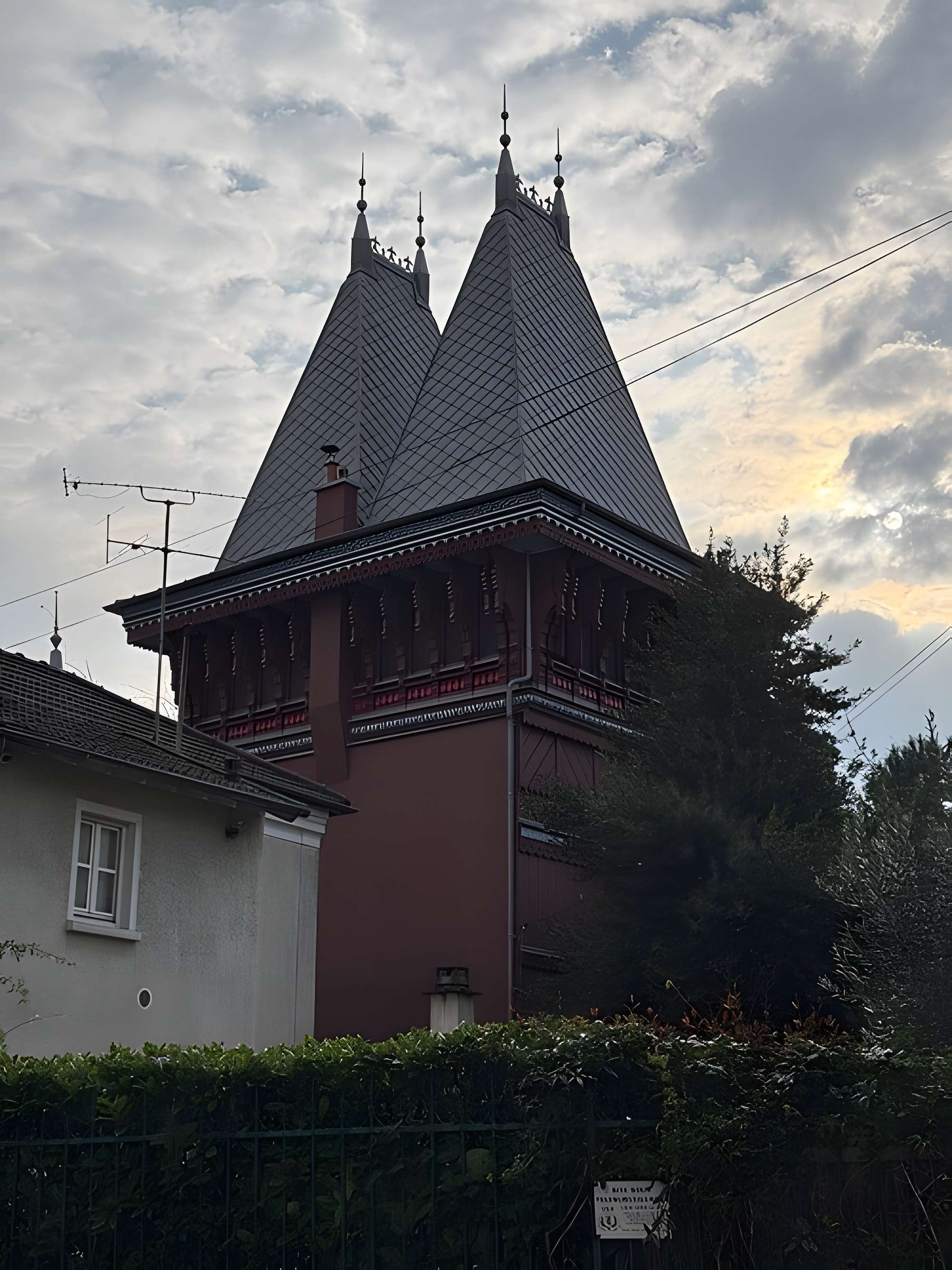 Vestige du pavillon de la Russie présenté à l'Exposition Universelle de 1878