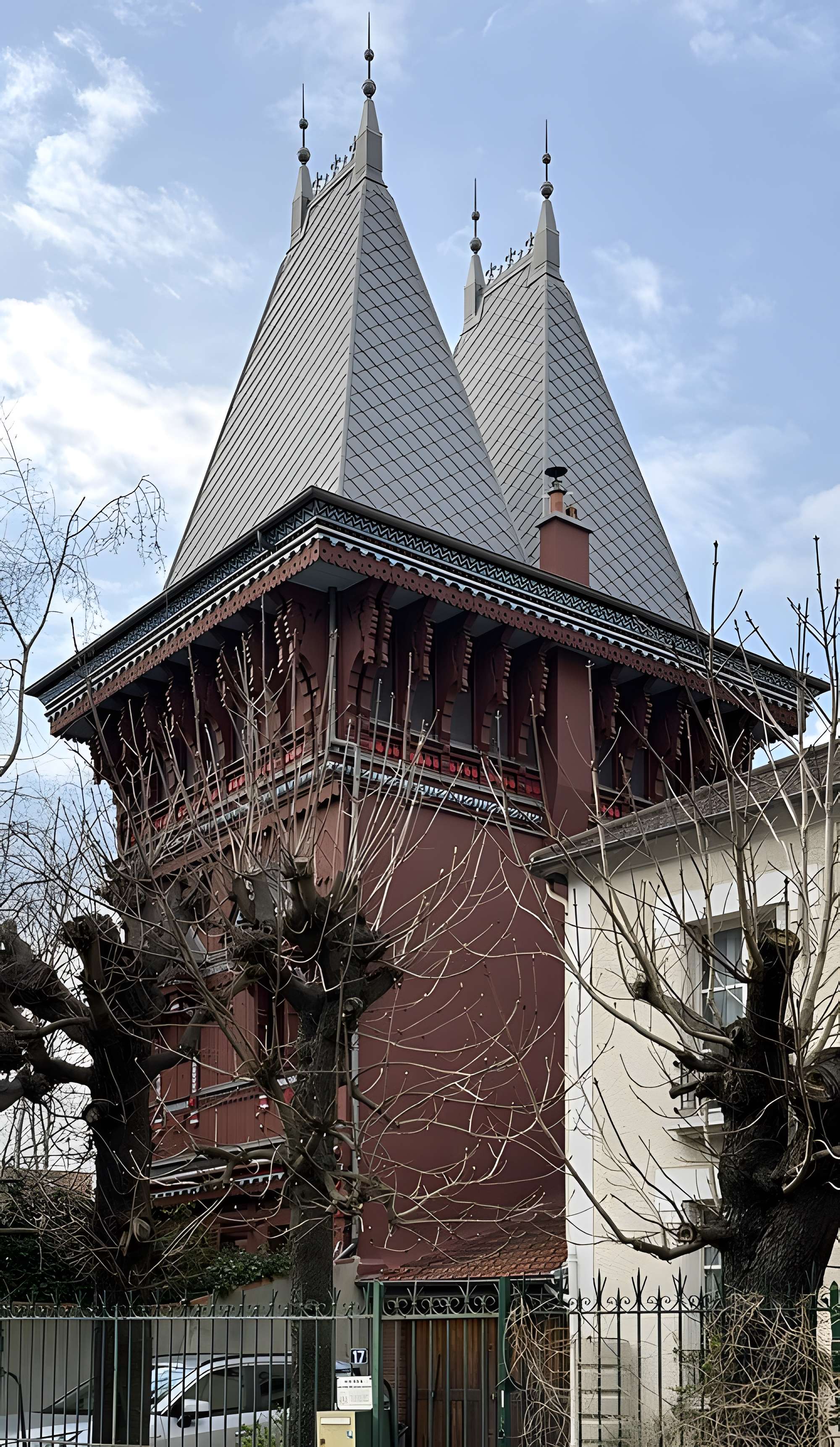Vestige du pavillon de la Russie présenté à l'Exposition Universelle de 1878