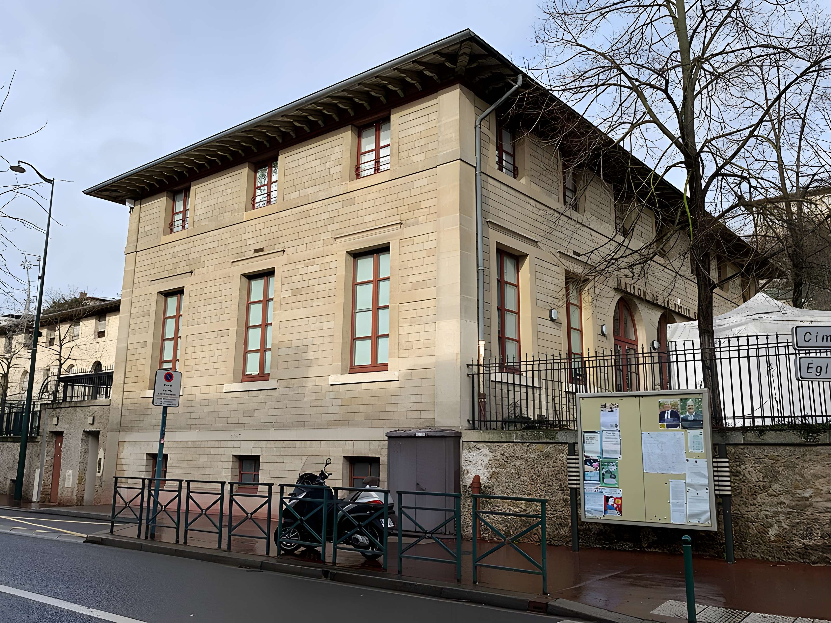 Hôpital Esquirol (ancien asile de Charenton)
