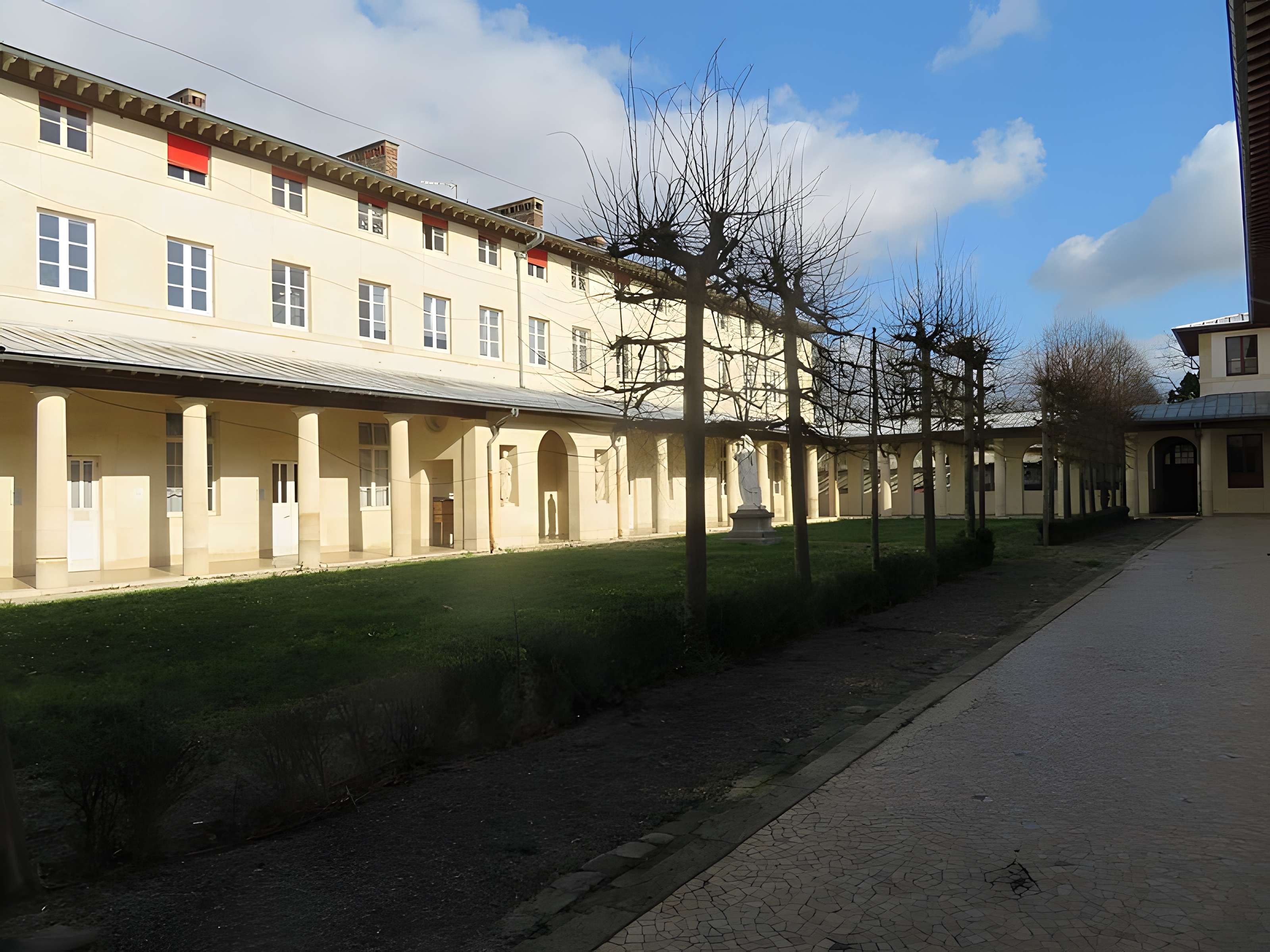 Hôpital Esquirol (ancien asile de Charenton)