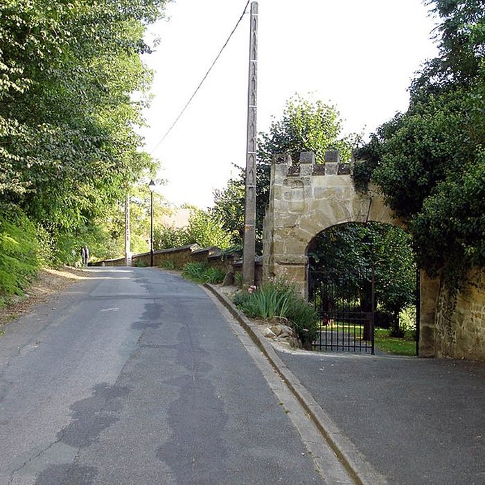 Photo de Porte crénelée du XVIIe siècle