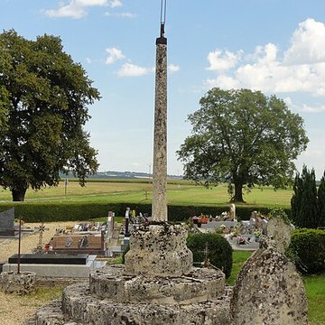 Croix dans le cimetière