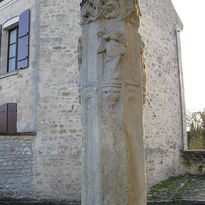 Photo de Croix près de léglise