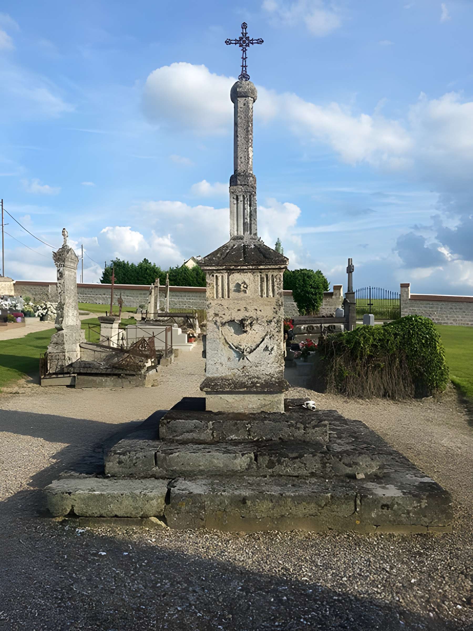 Croix de cimetière