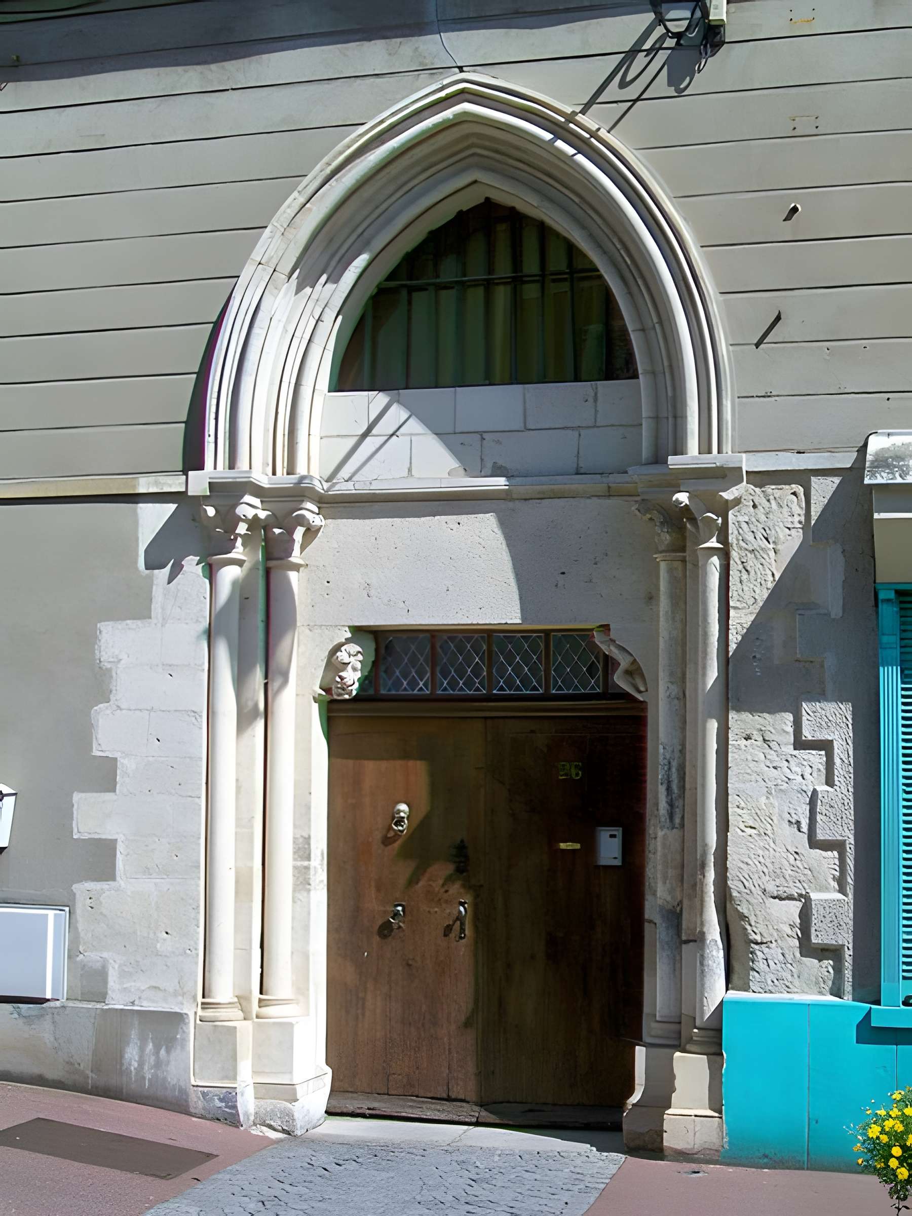 Porte du XIIIe siècle