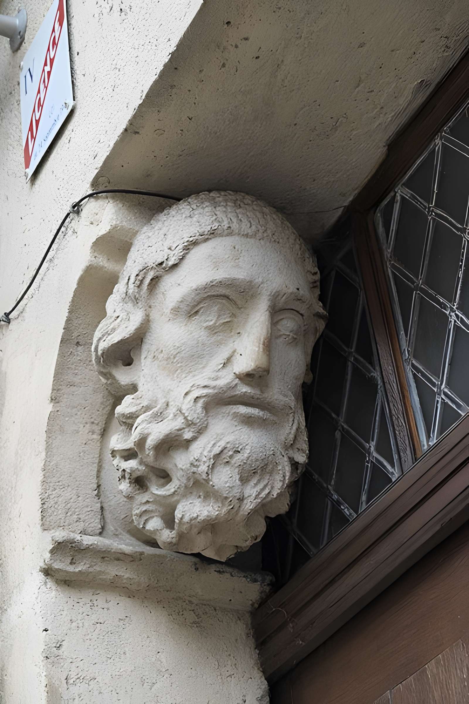 Porte du XIIIe siècle