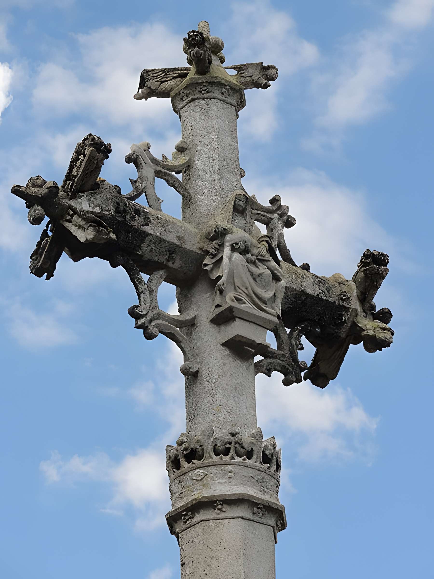 Croix de cimetière du 15s