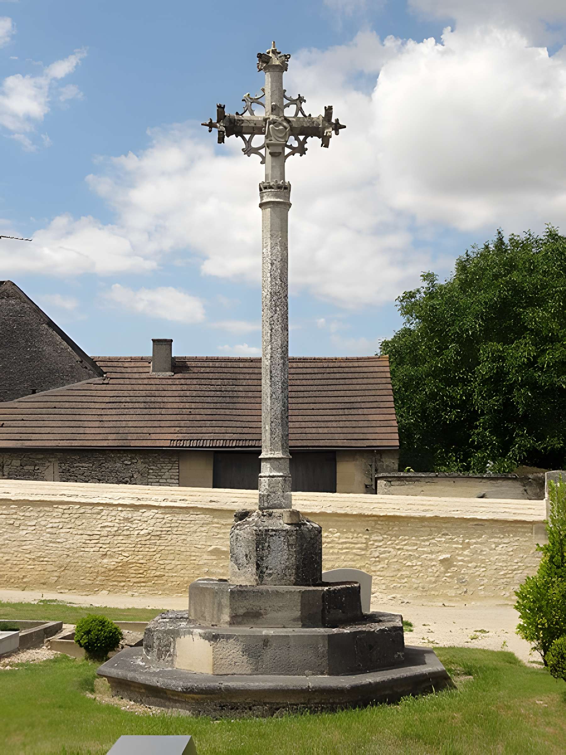 Croix de cimetière du 15s