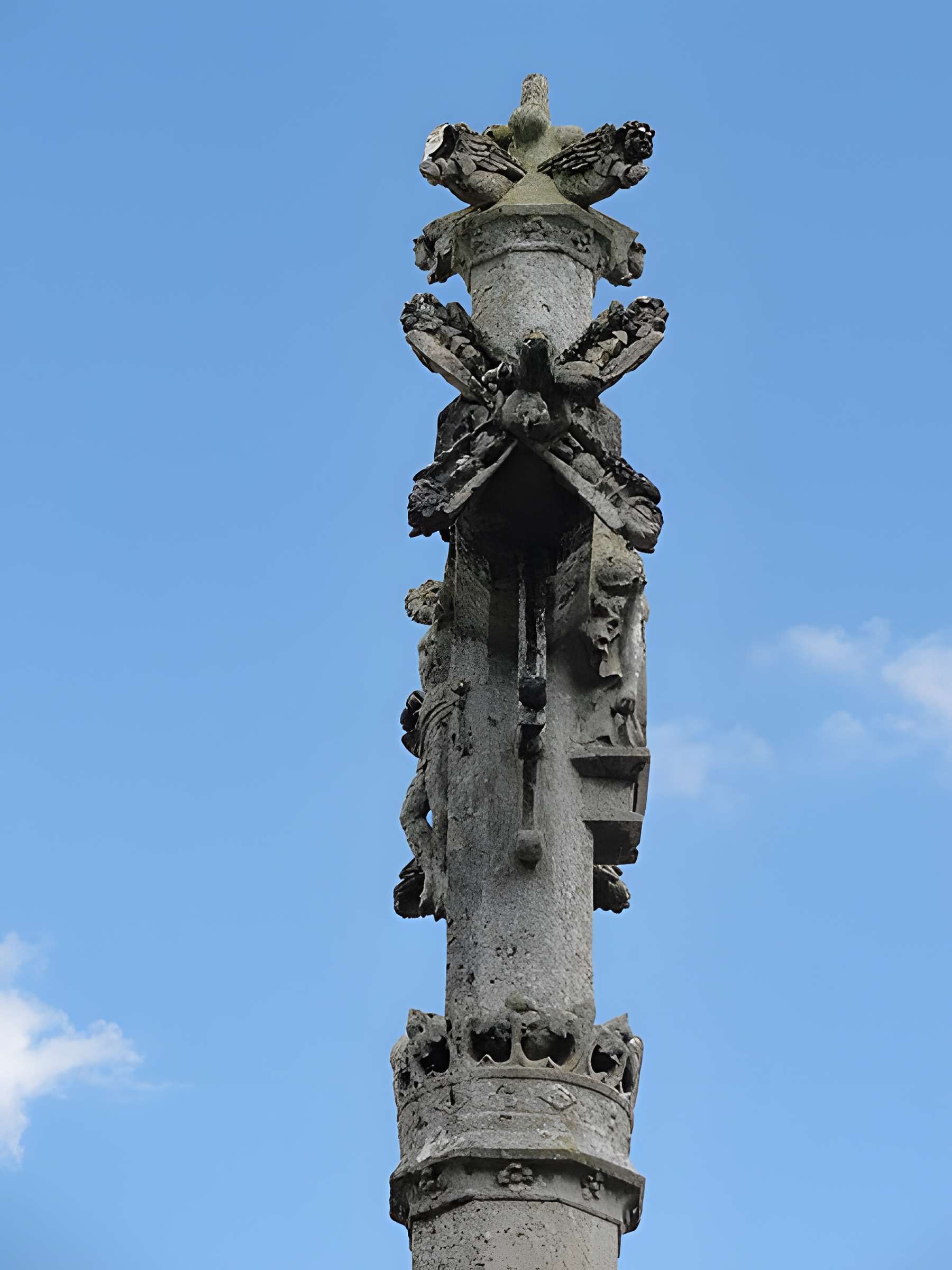 Croix de cimetière du 15s