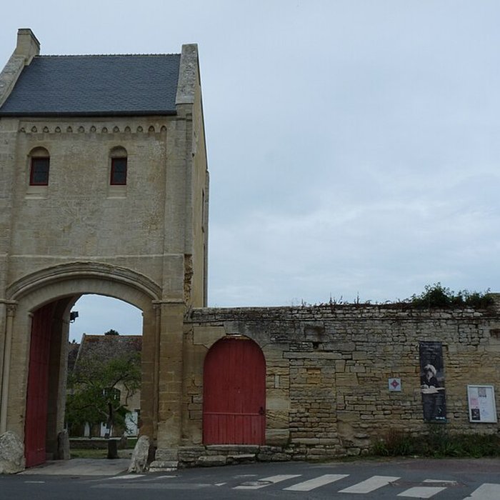 Photo de Restes du prieuré de Saint-Gabriel, puis Centre dapprentissage horticole