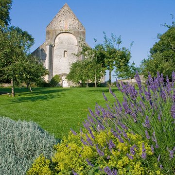 Restes du prieuré de Saint-Gabriel, puis Centre dapprentissage horticole
