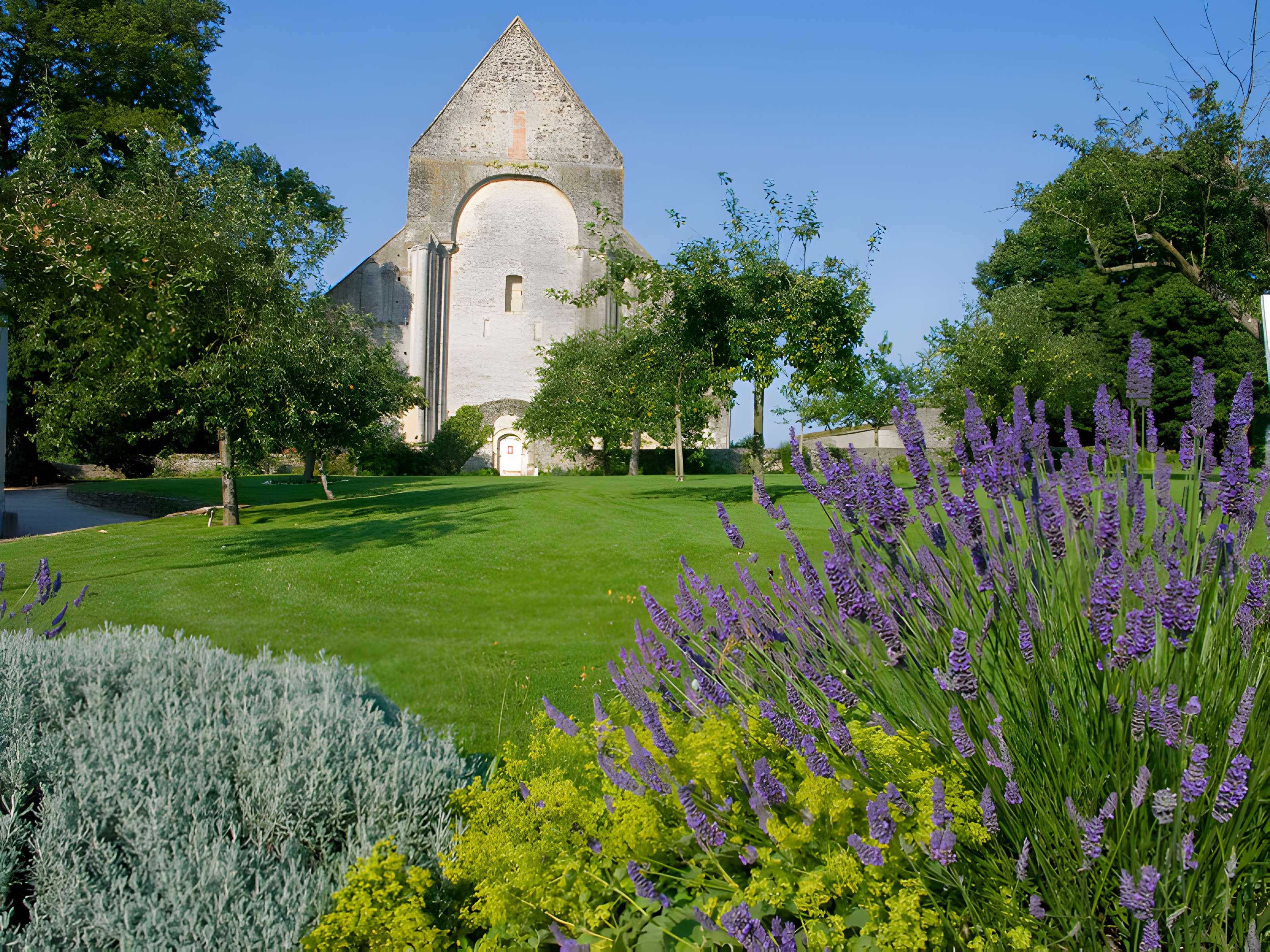 Restes du prieuré de Saint-Gabriel, puis Centre d'apprentissage horticole
