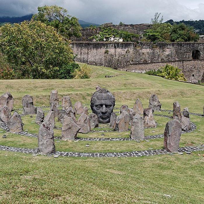 Photo de Fort Saint-Charles, Fort Richepance ou Fort Delgrès, puis laboratoire de vulcanologie