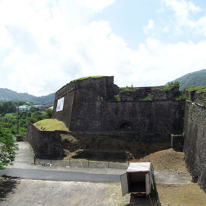 Photo de Fort Saint-Charles, Fort Richepance ou Fort Delgrès, puis laboratoire de vulcanologie